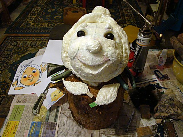 Мастерим садовую фигуру зайца из монтажной пены