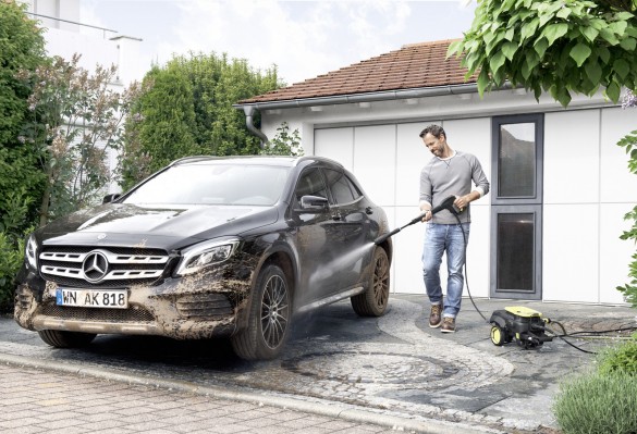 Очищение автомобиля с минимойкой Karcher