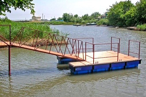Жители поселка в Ярославской области боятся ходить по новому мосту
