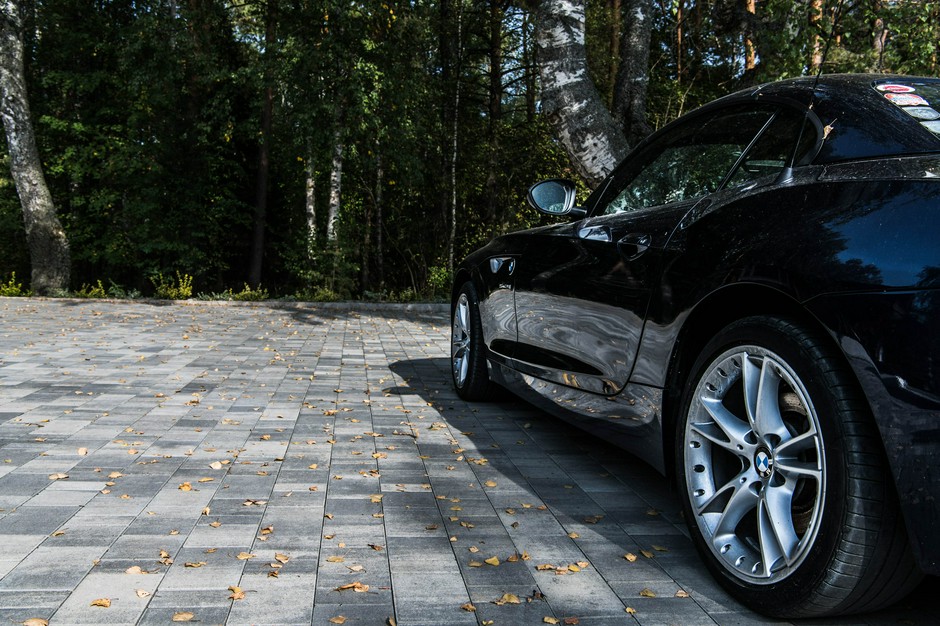 Тротуарная вибропрессованная плитка - лучший выбор для мощения участка ...