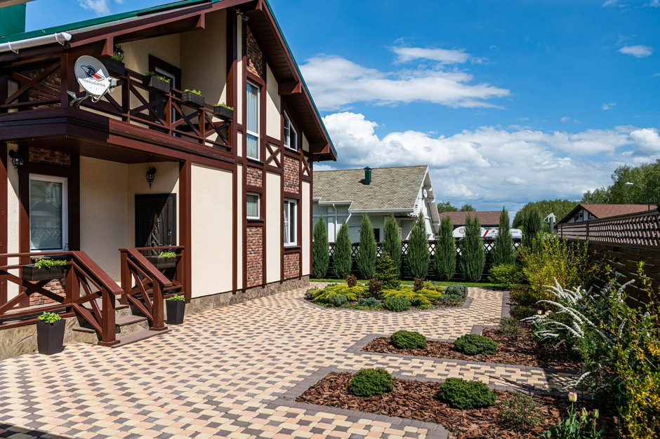 Тротуарная вибропрессованная плитка - лучший выбор для мощения участка ...