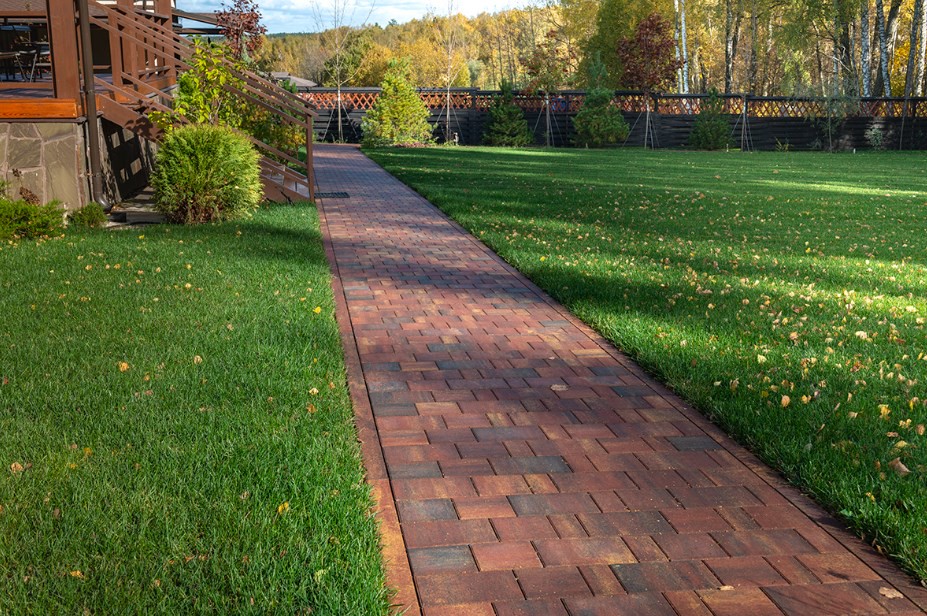 Тротуарная вибропрессованная плитка - лучший выбор для мощения участка ...
