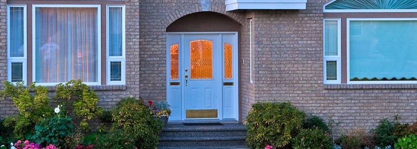 Входные двери в частный дом ( фото): металлические, деревянные, пластиковые