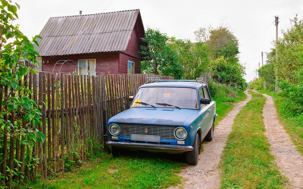 Автомобиль заблокировали во дворе или на парковке: как поступить владельцу?